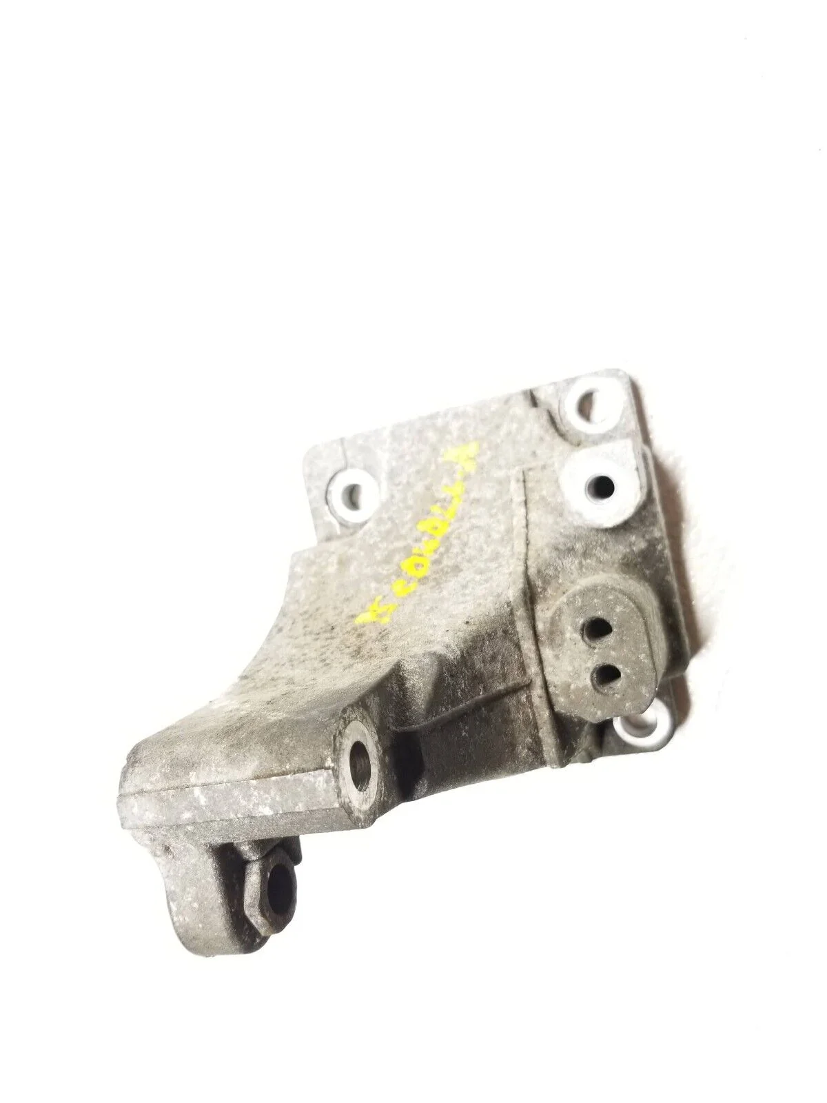 14 15 16 TOYOTA COROLLA ENGINE MOUNT BRACKET OEM