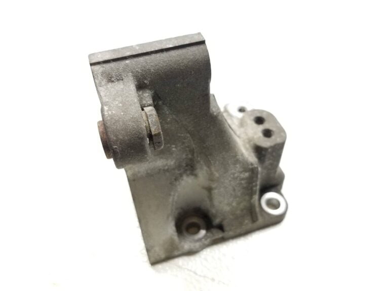 14 15 16 TOYOTA COROLLA ENGINE MOUNT BRACKET OEM - Image 5